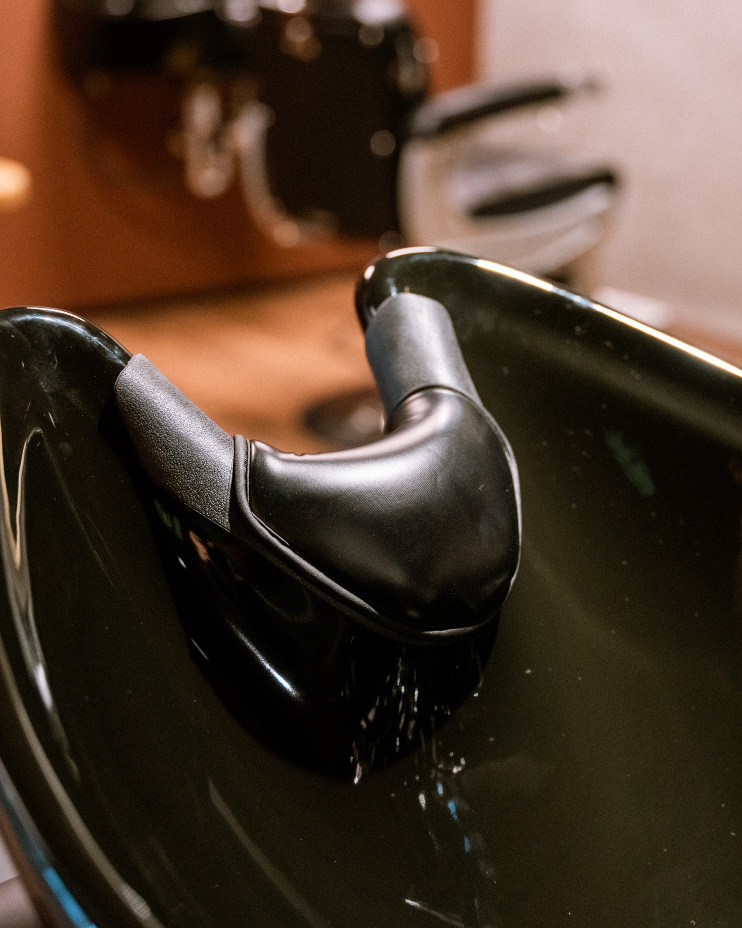 DEN - Black neck cushion